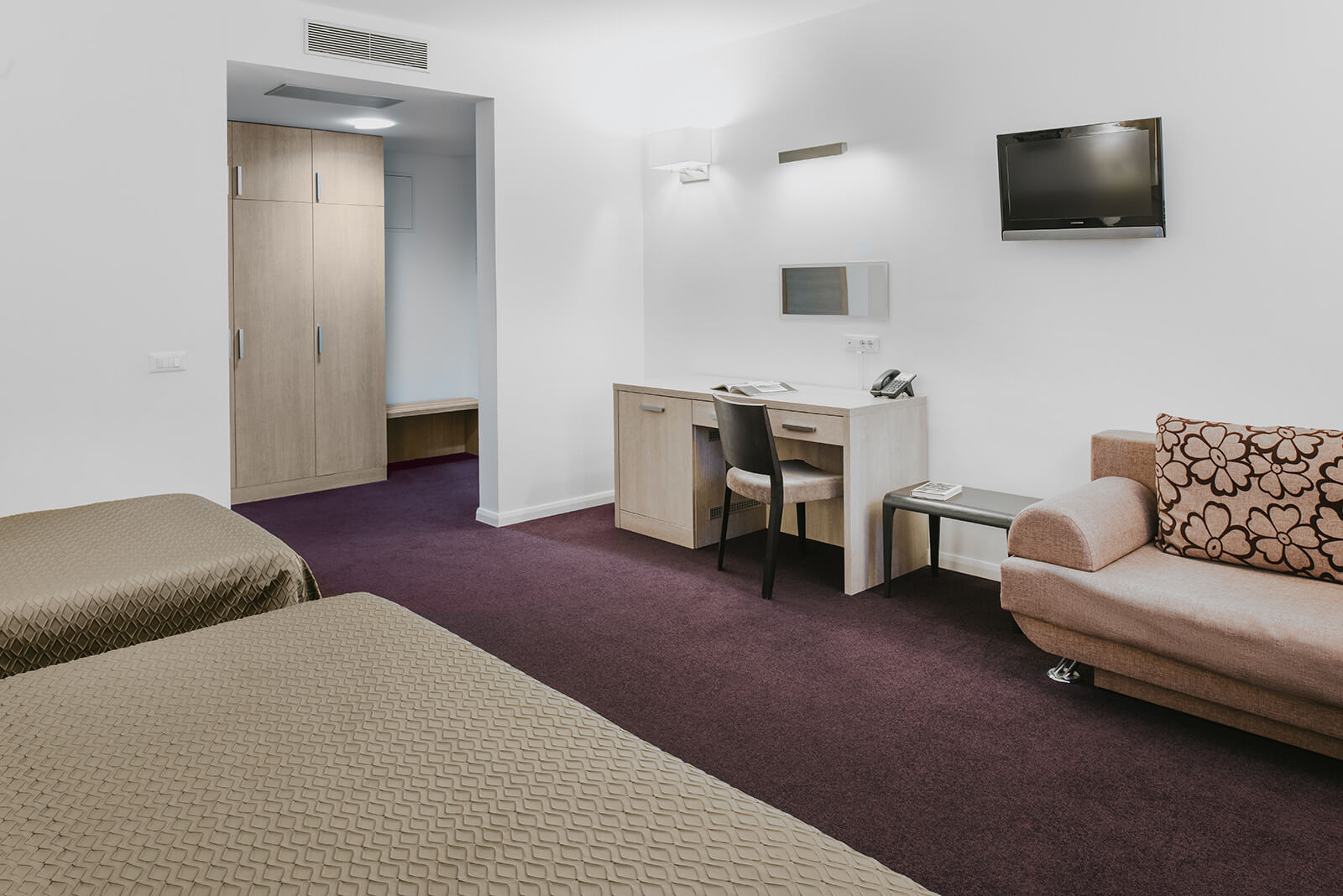 Family room 1