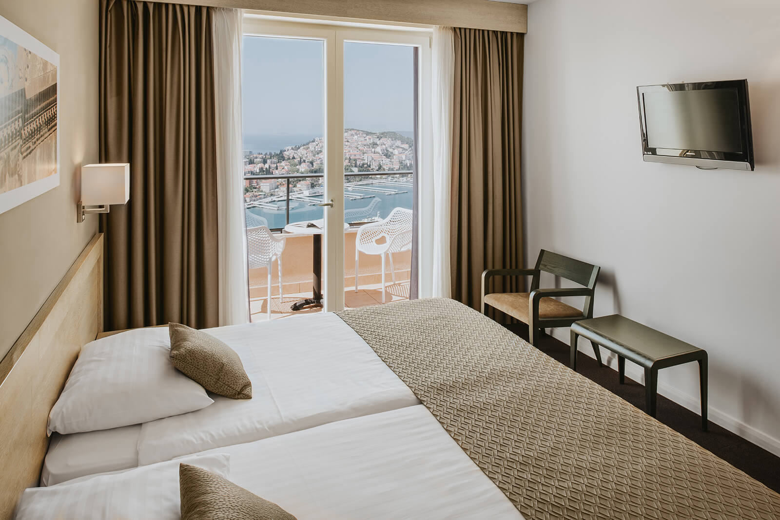 Premium Sea View room with balcony 0