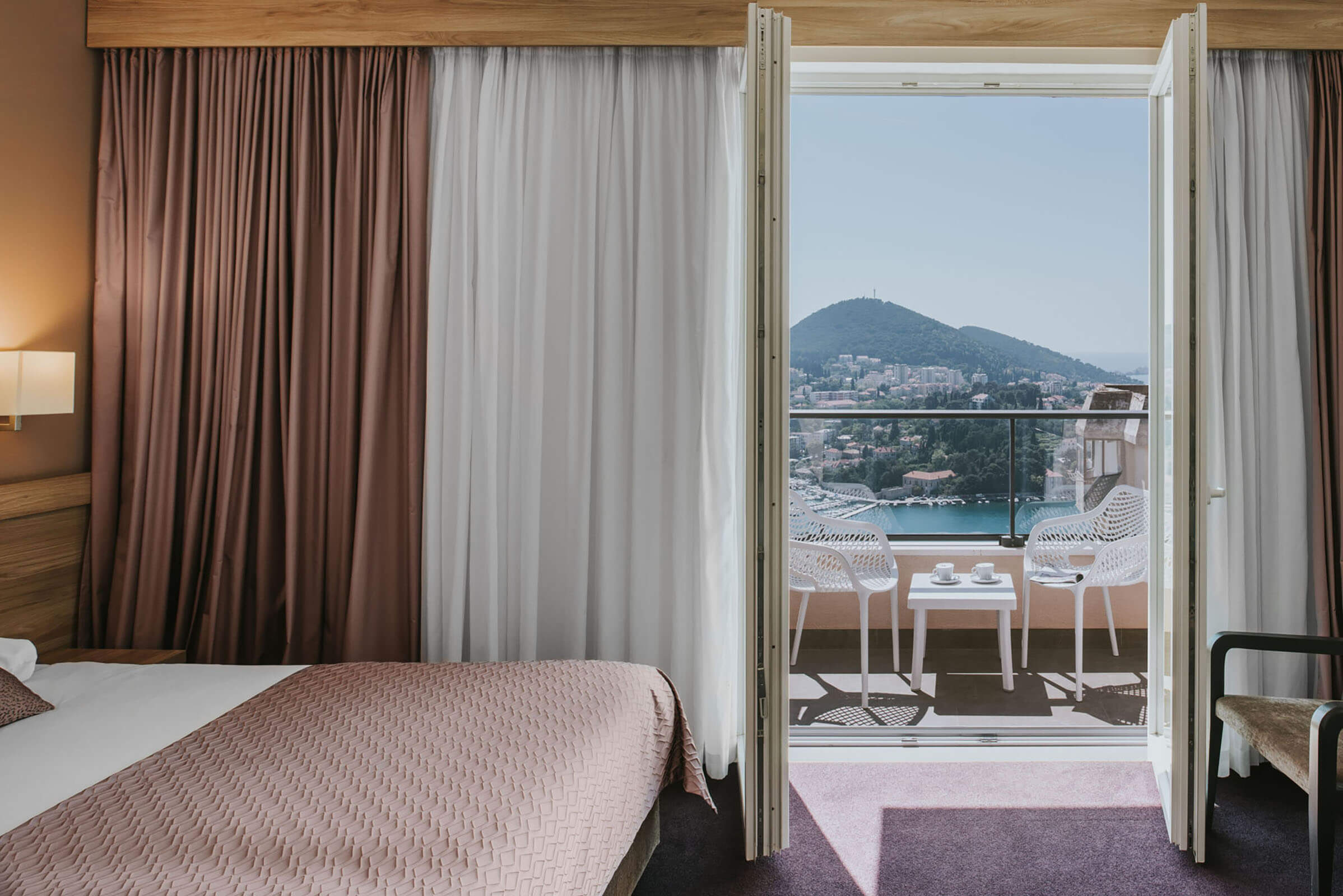 Premium Sea View room with balcony 2