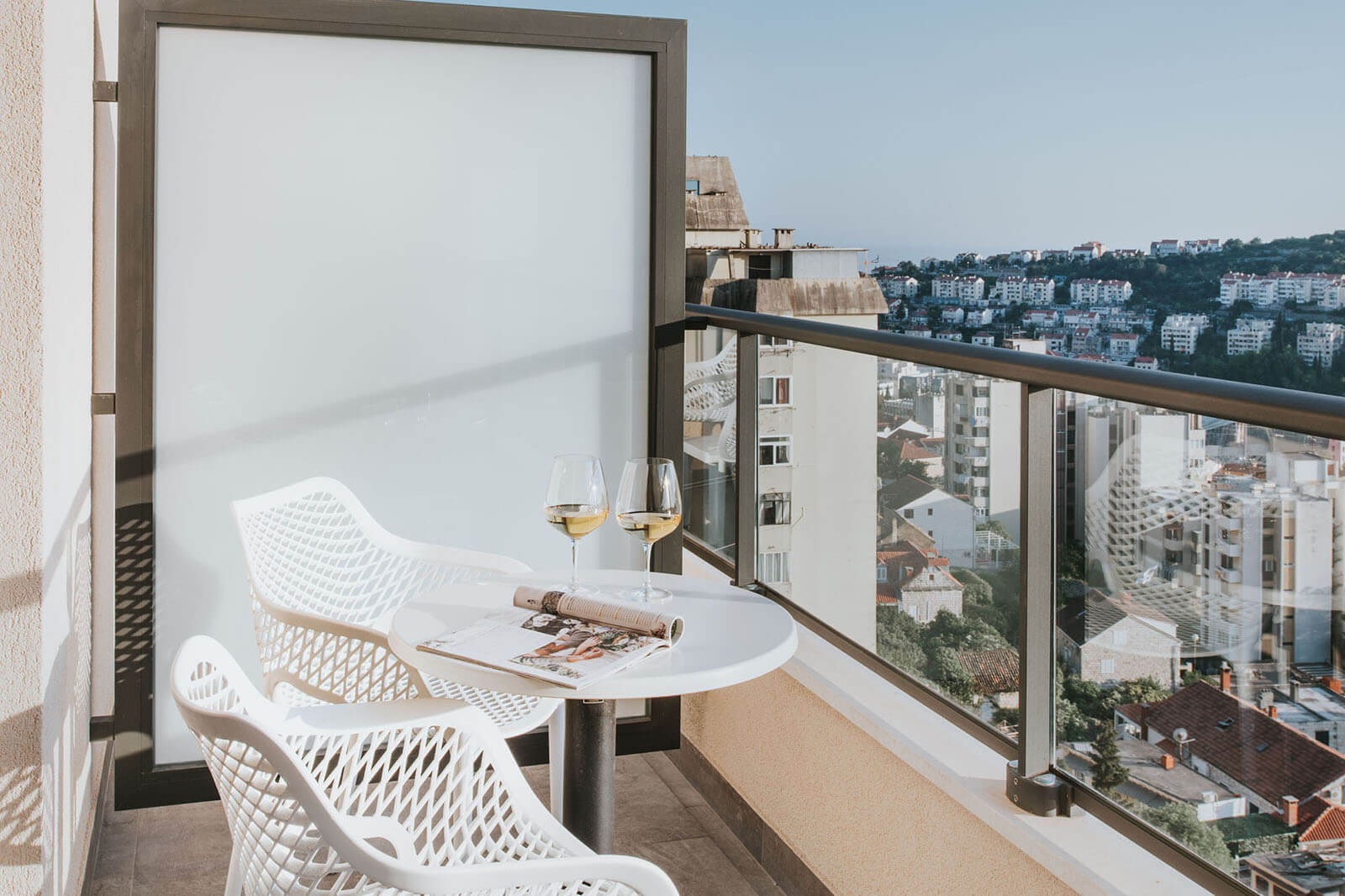 Standard sea view room with balcony 3